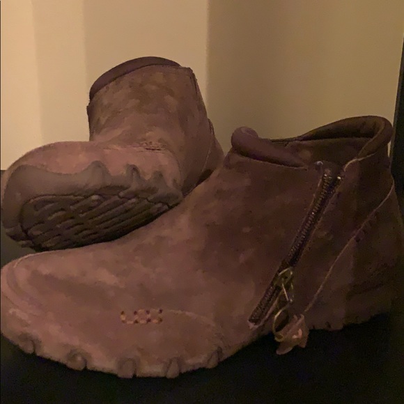 skechers boots memory foam